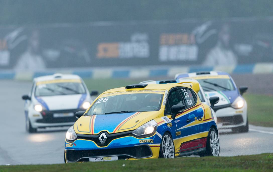 雷诺车队逆转索伯车队,阿隆索带队取胜 雷诺车队逆转索伯车队,阿隆索带队取胜