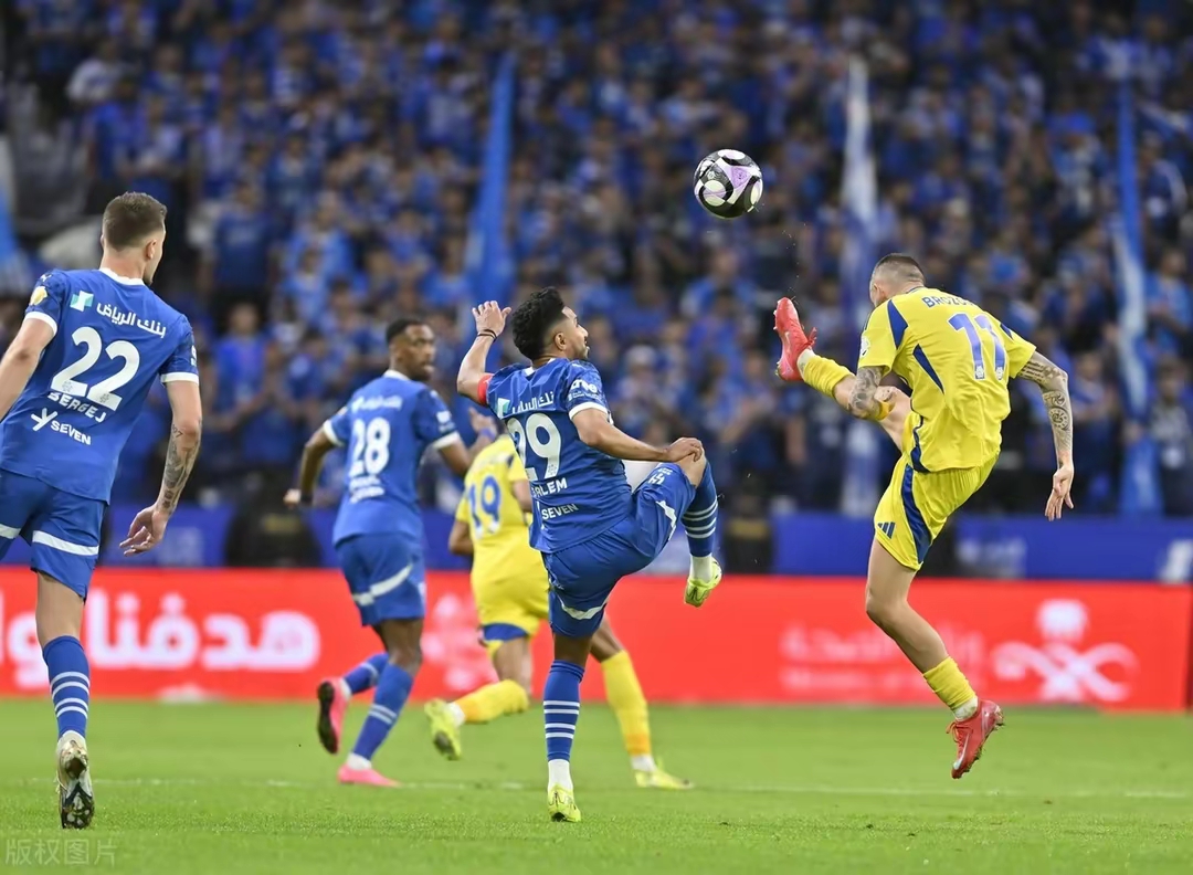 比利时碾压希腊，奥亚尔萨瓦尔带队取胜