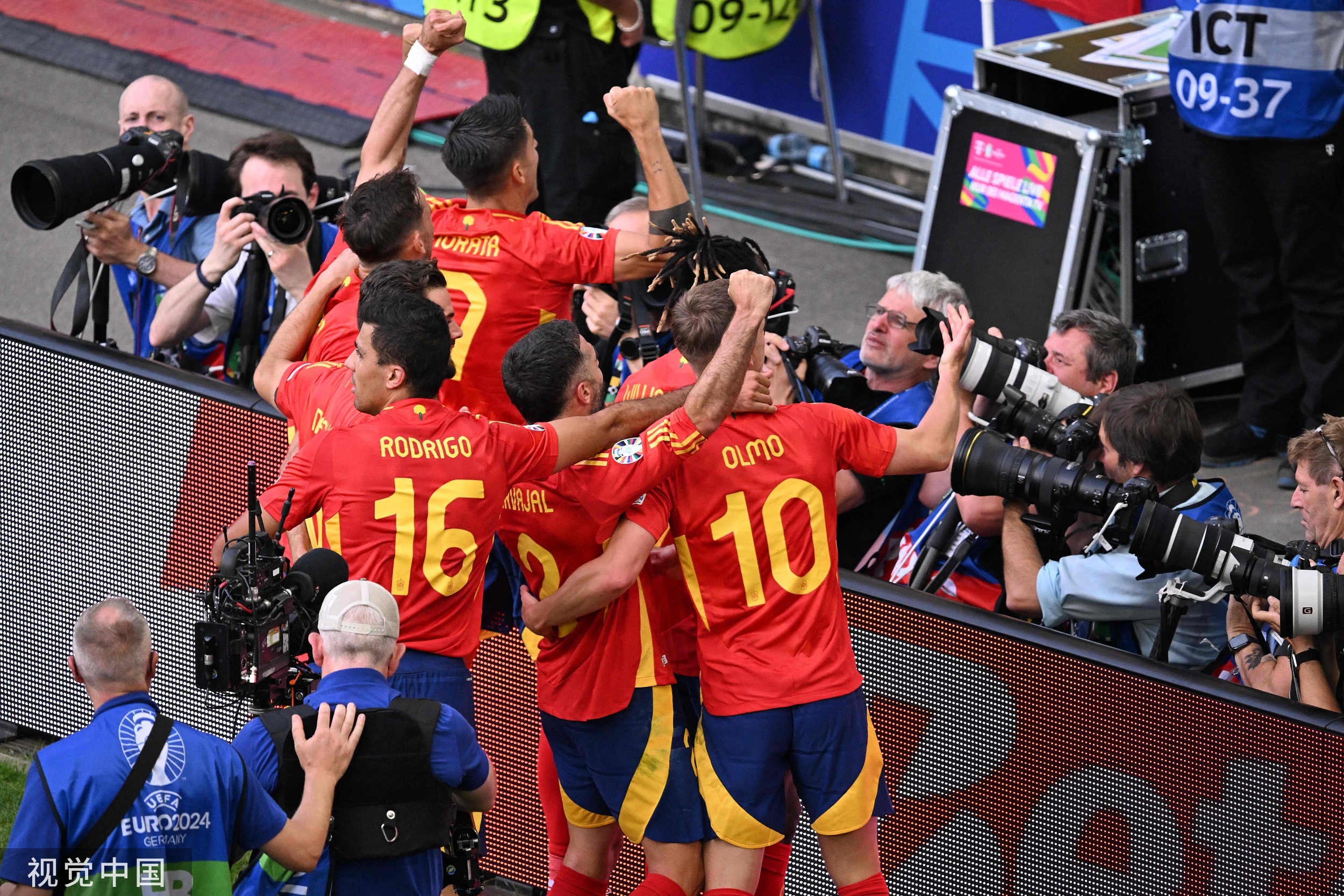 德国队绝杀葡萄牙队，马龙点燃赛场