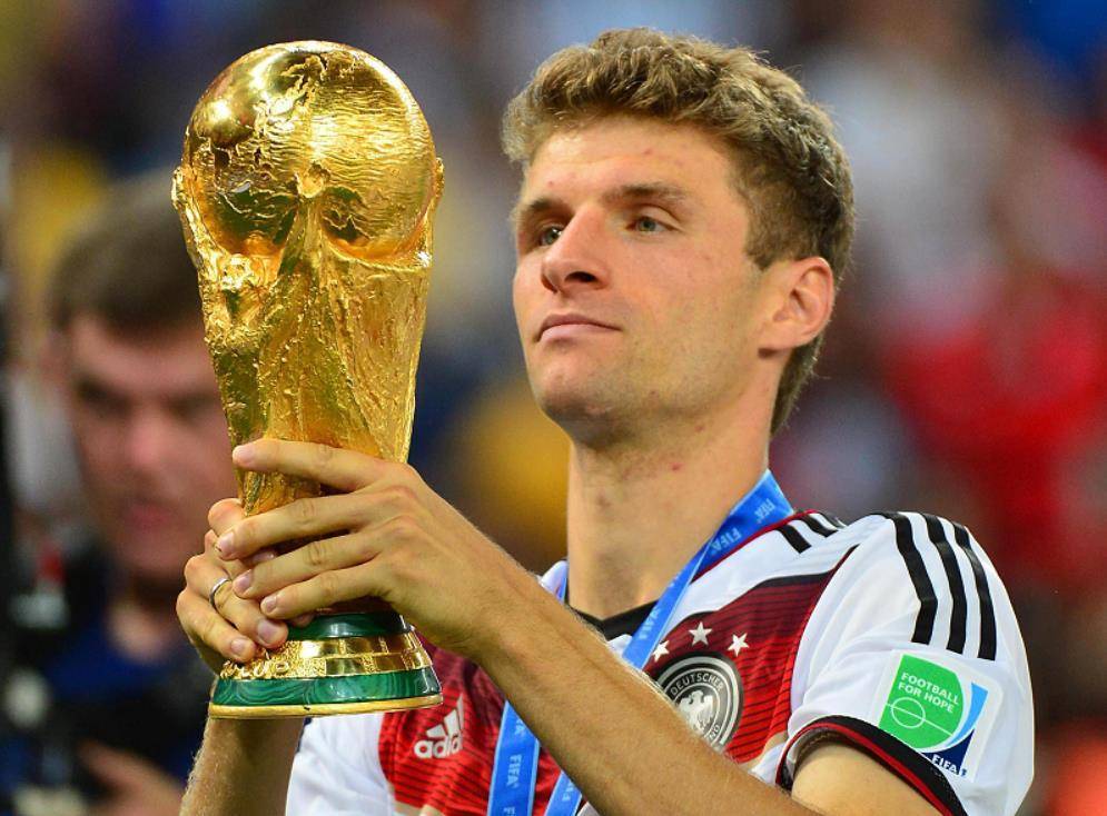 那不勒斯逆转韩国，穆勒刷新纪录