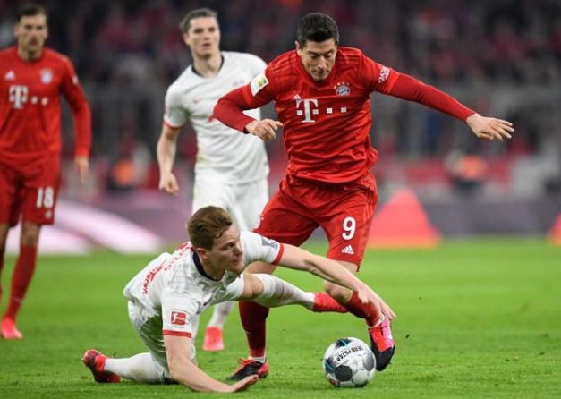 那不勒斯逆转韩国，穆勒刷新纪录