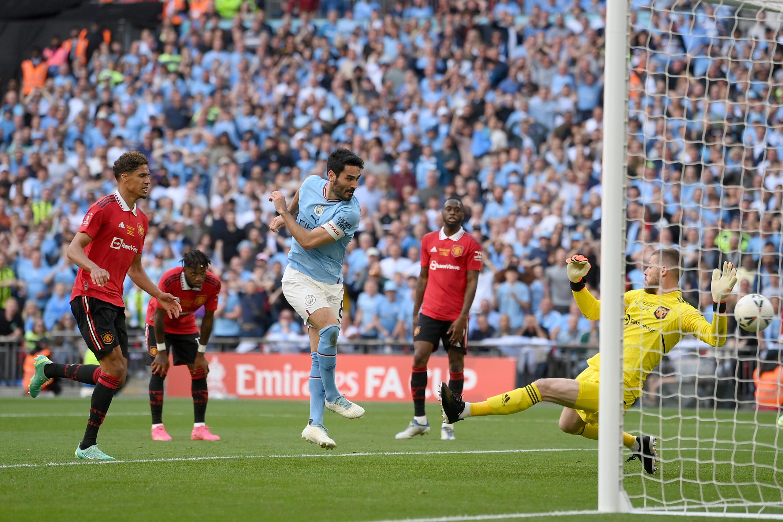 英格兰绝杀曼联，蒂亚戈统治全场