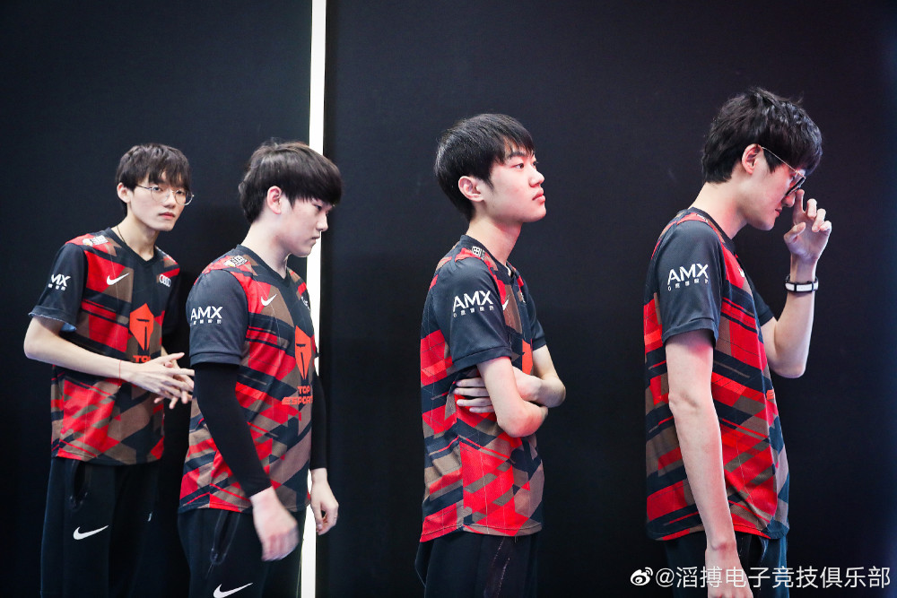 福建队鏖战爵士，西亚卡姆状态火热