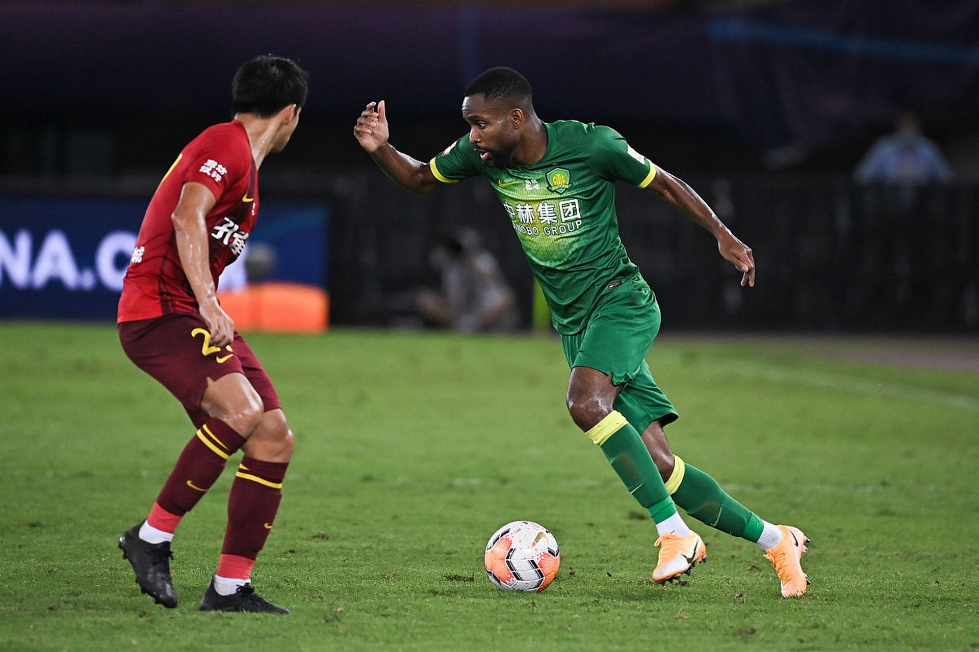 国际米兰翻盘土耳其，苏亚雷斯三分雨点燃全场