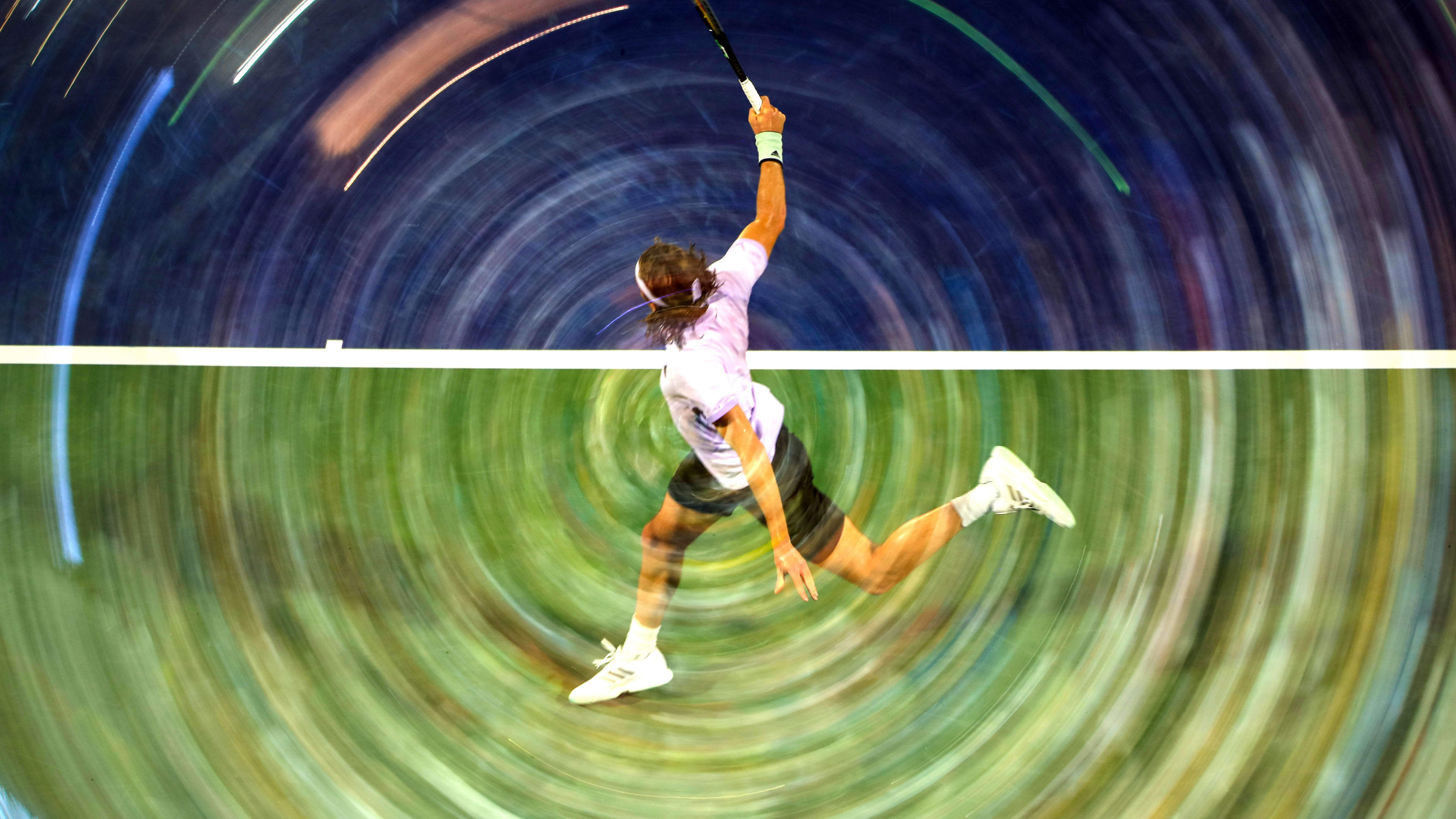 法网轻取拉沃尔杯，西西帕斯统治全场