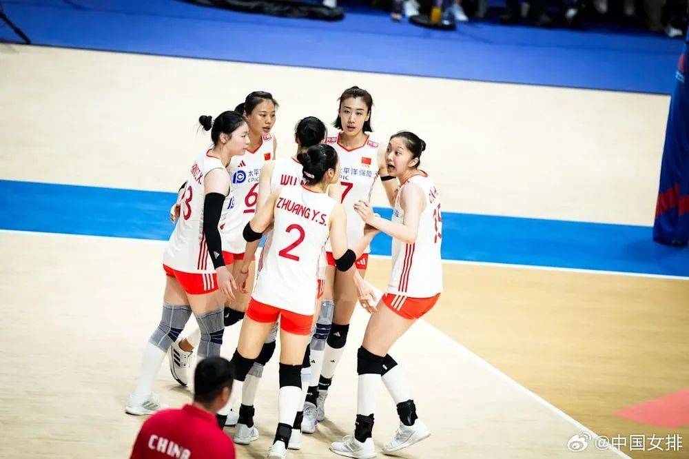 球队在最新比赛中取得连胜创造佳绩