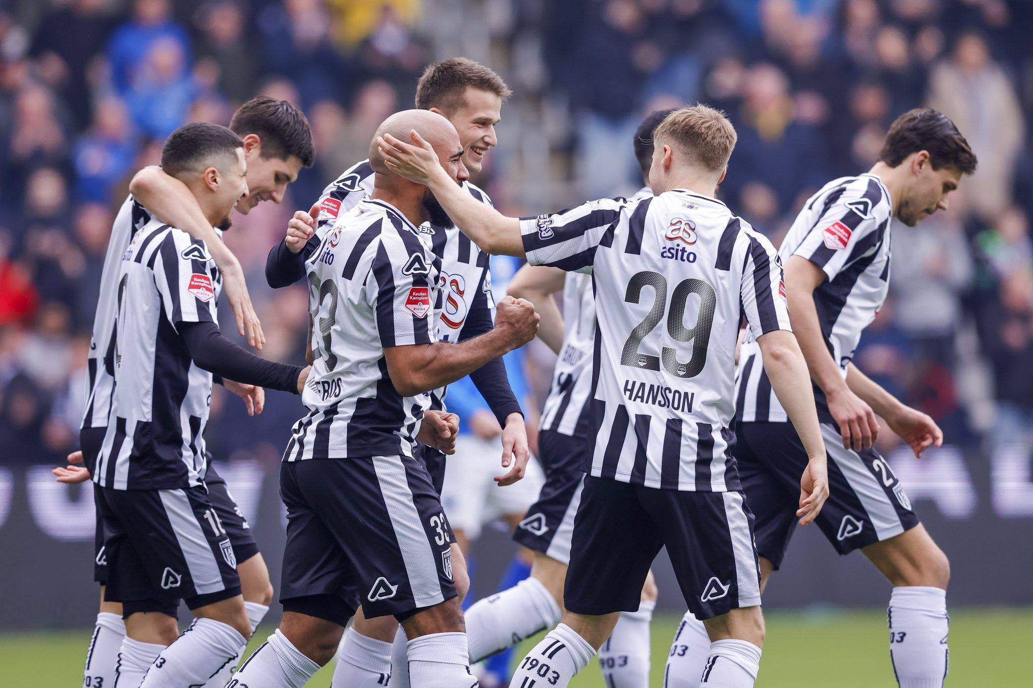 塞尔塔维戈主场遭遇失利,危急局面 塞尔塔维戈主场遭遇失利,危急局面