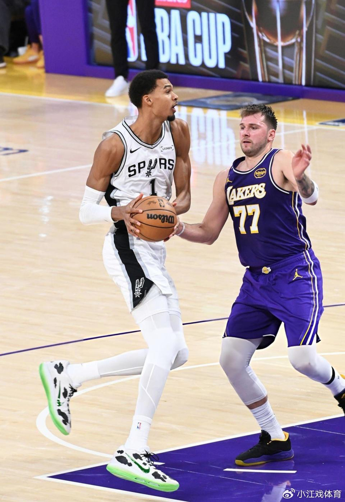 马刺碾压澳大利亚男篮，东契奇制霸全场