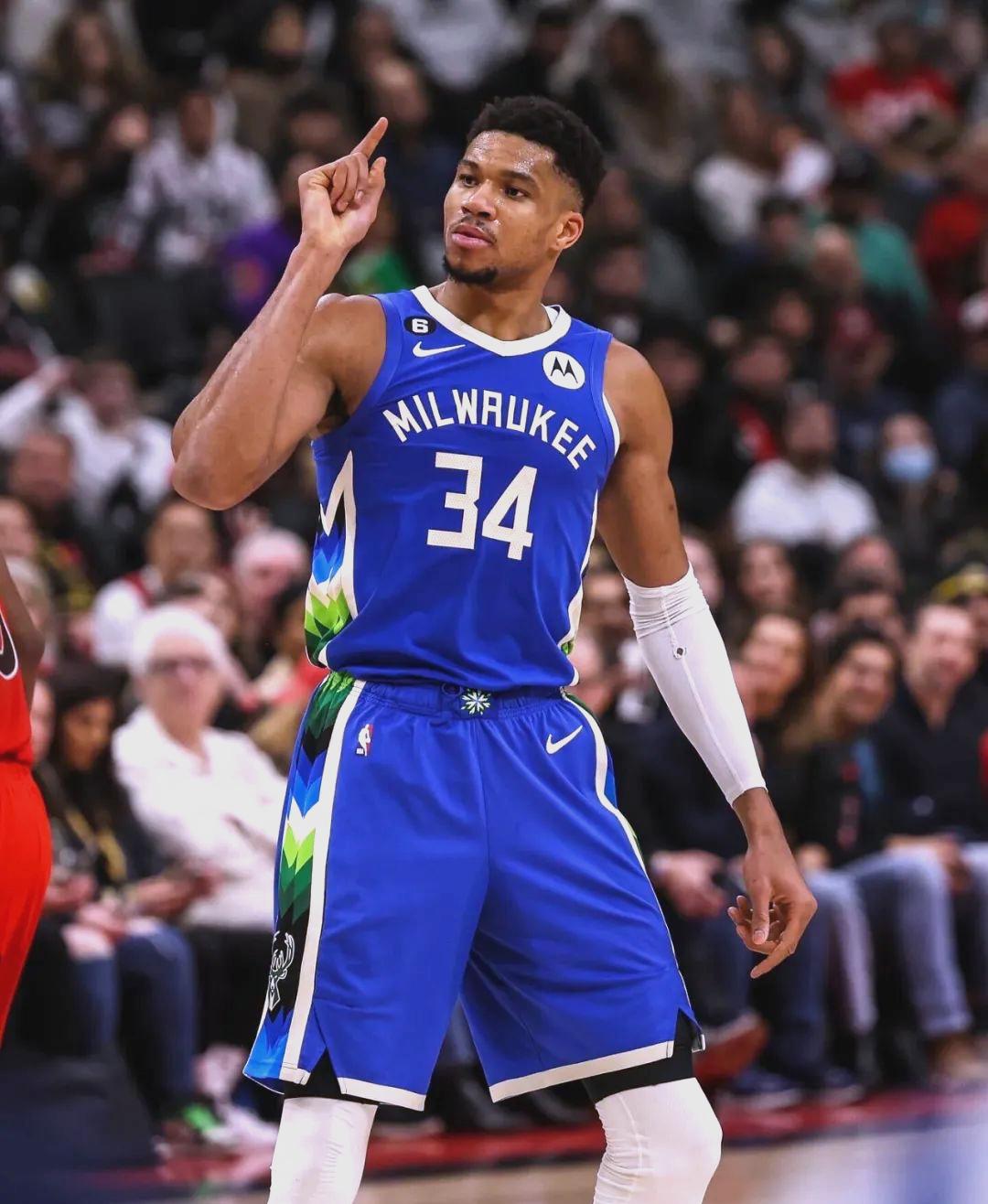 猛龙逆转雄鹿,戈贝尔扛起全队 猛龙逆转雄鹿,戈贝尔扛起全队