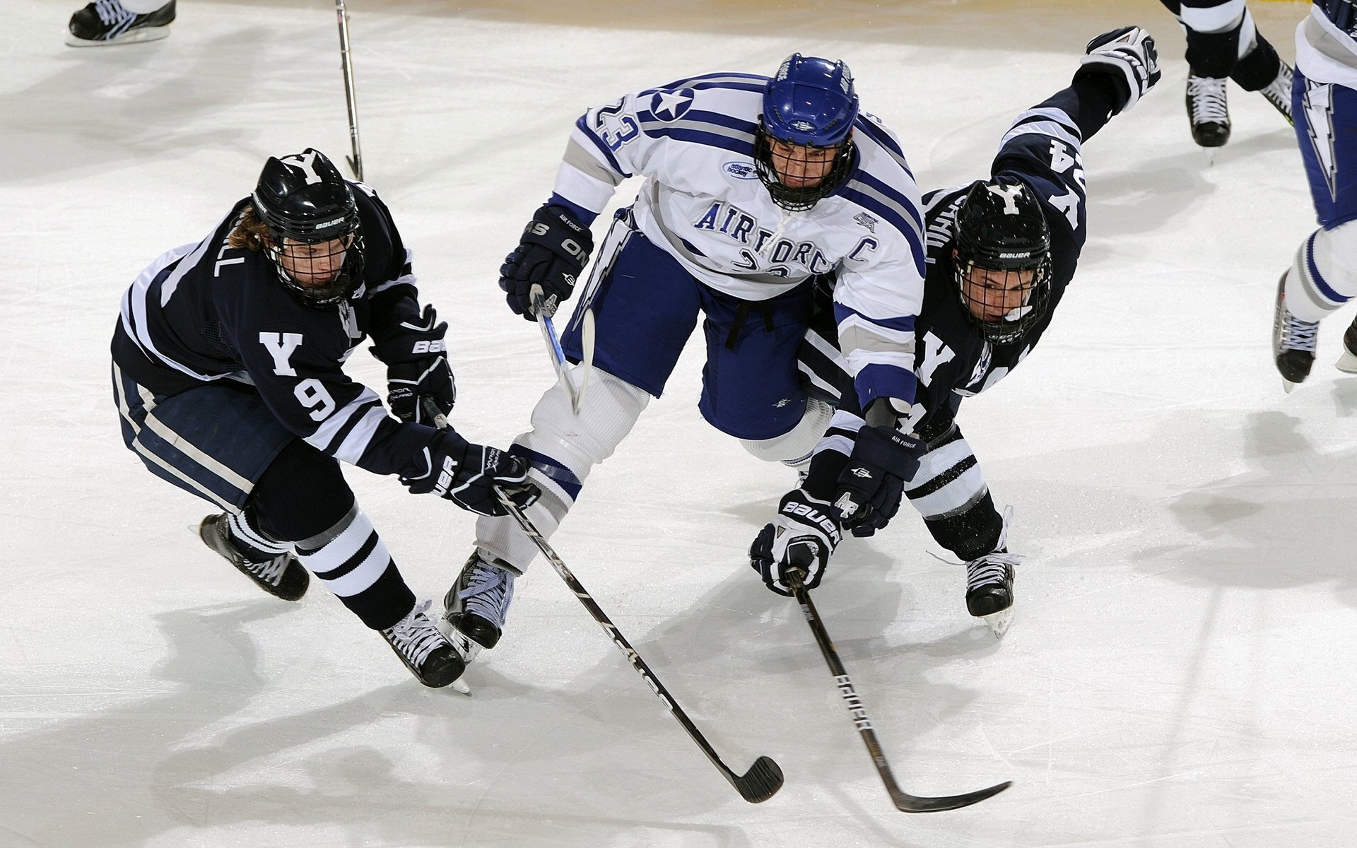努涅斯关键制胜,伊朗火力压制突尼斯,亚洲足球的战术觉醒