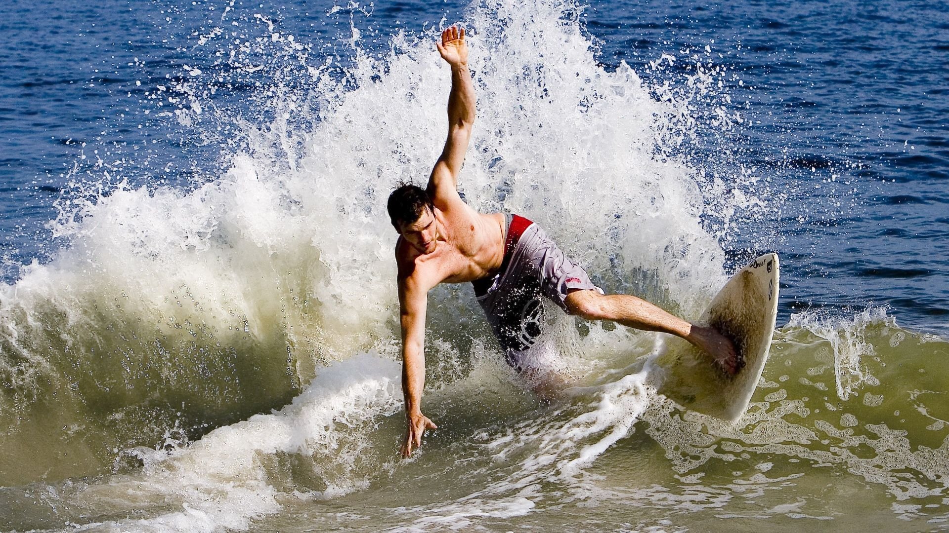 范戴克爆发破僵局，勒沃库森式强压终结爱尔兰铁桶阵